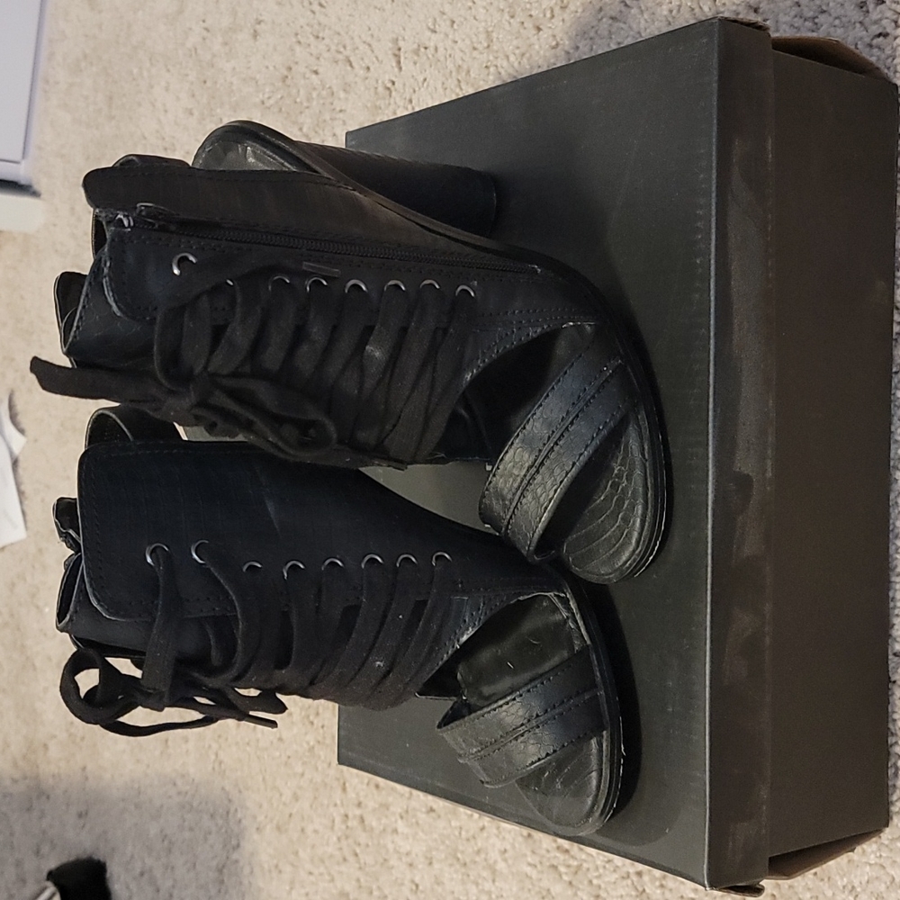 Shoe cult lace up booties